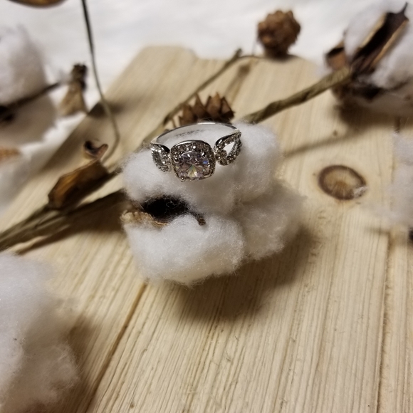 💍💍BEAUTIFUL!! White Sapphire White Gold plated ring💍💍 - Picture 7 of 14